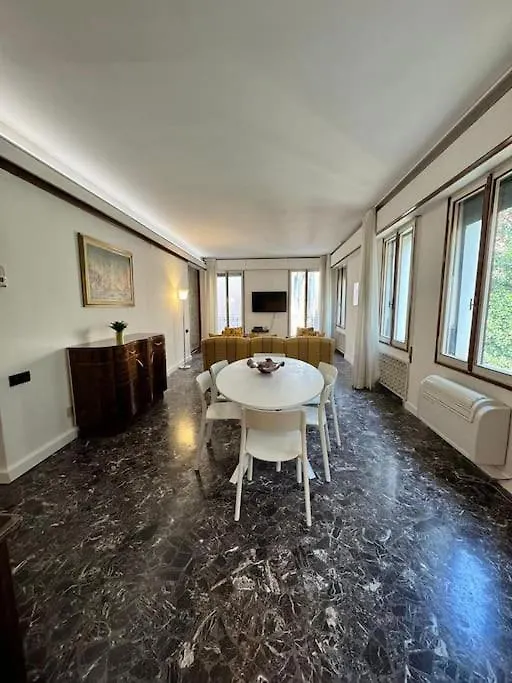 ונציה Madoneta Apartment
