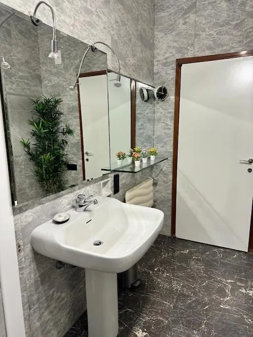ונציה Madoneta Apartment
